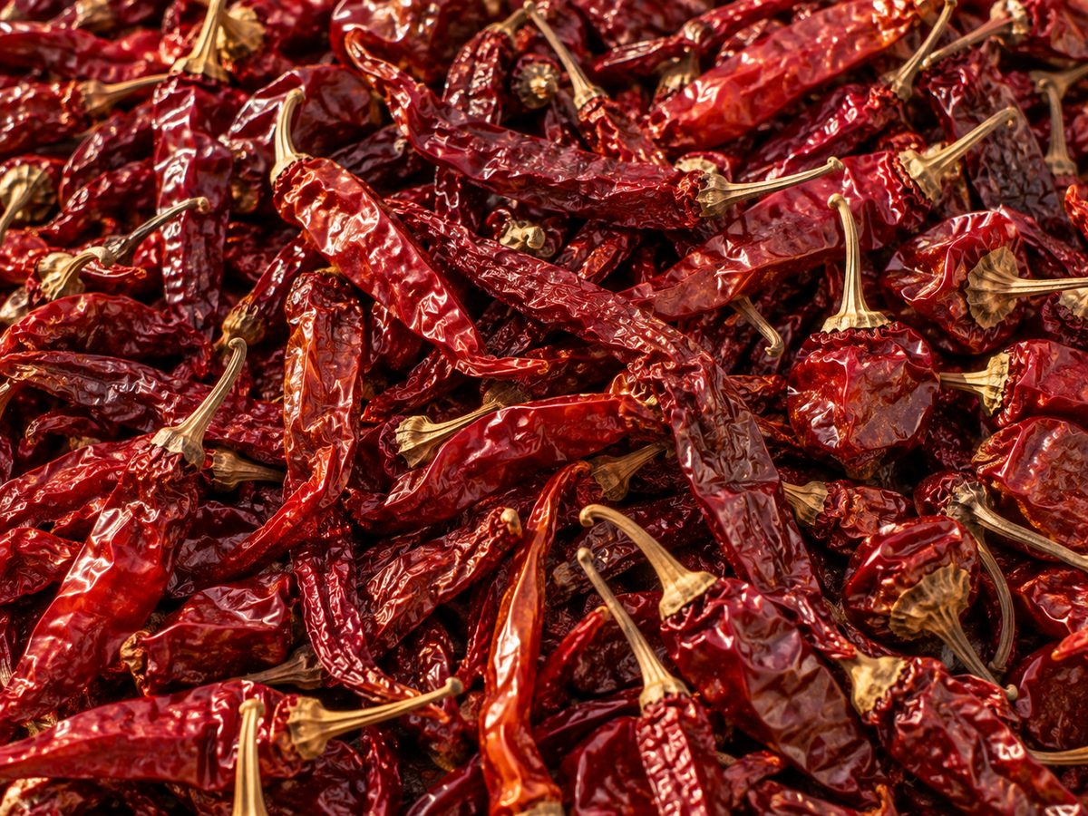 Whole dried red chillies
